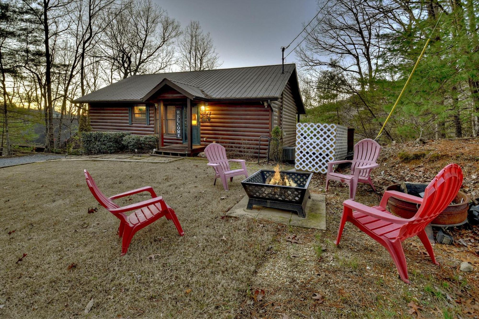 Talking Leaves Hot Tub Firepit And Comfy King Beds Vila Ellijay Exterior foto